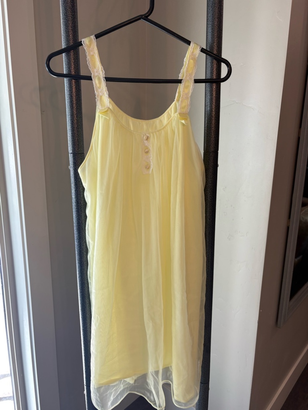 Vintage nightie Women's Yellow Lace-Trim Chemise Slip